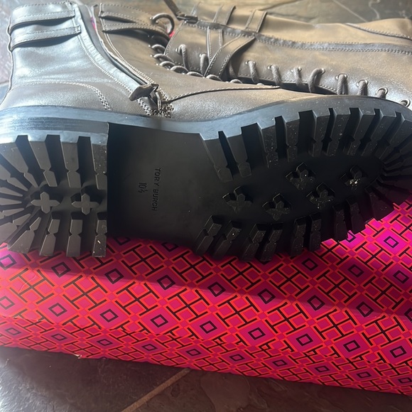 Tory Burch T Hardware Olive Leather Combat Boots - size 10.5 - Picture 8 of 8